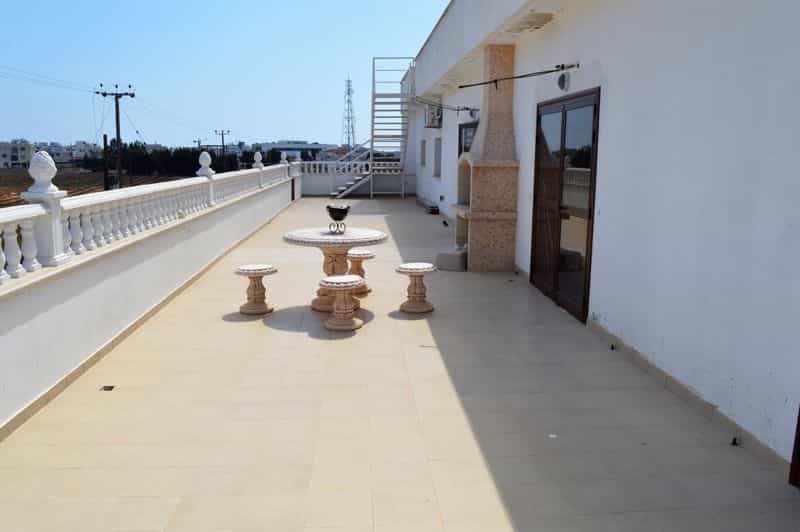 Casa nel Dherynia, Famagusta 10030763
