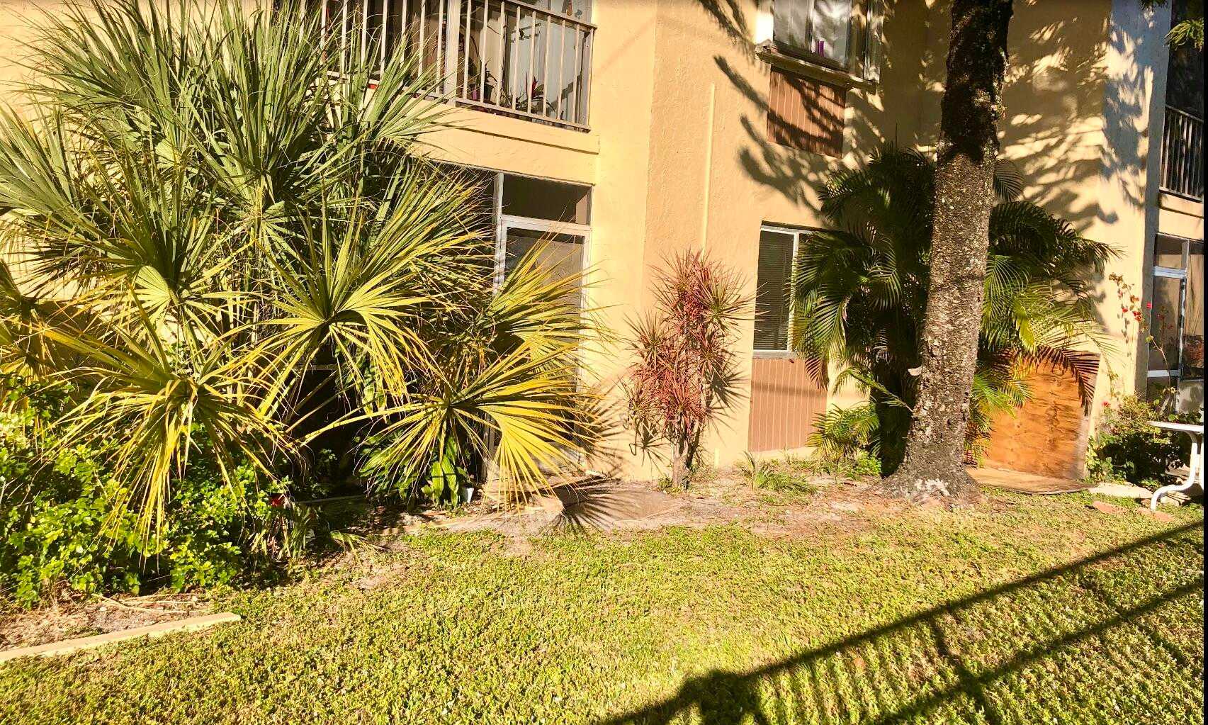 Condominium in Palm Beach, Florida 10030801