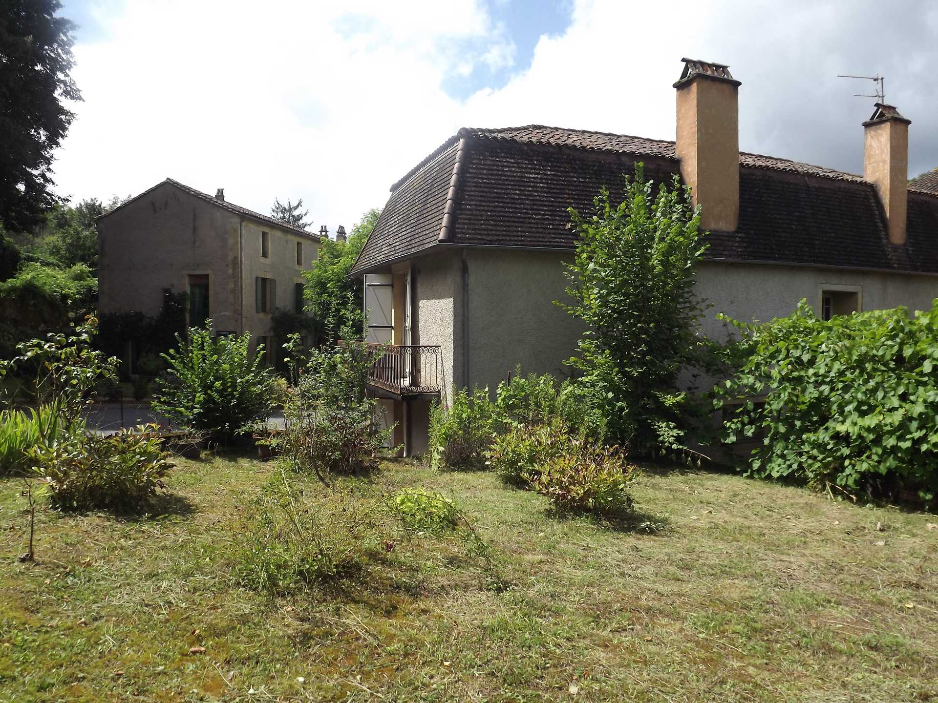 Talo sisään Le Buisson-de-Cadouin, Nouvelle-Aquitaine 10030899