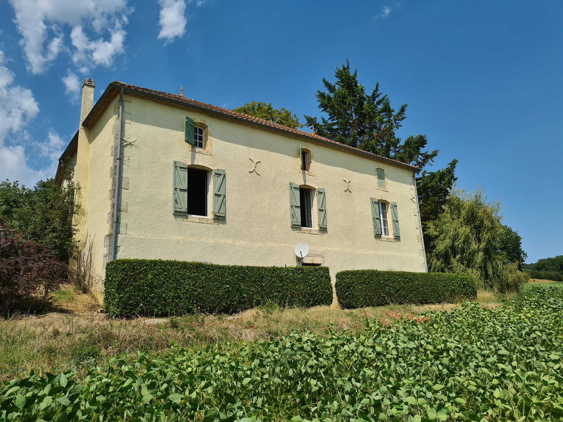 House in Monclar, Nouvelle-Aquitaine 10030901