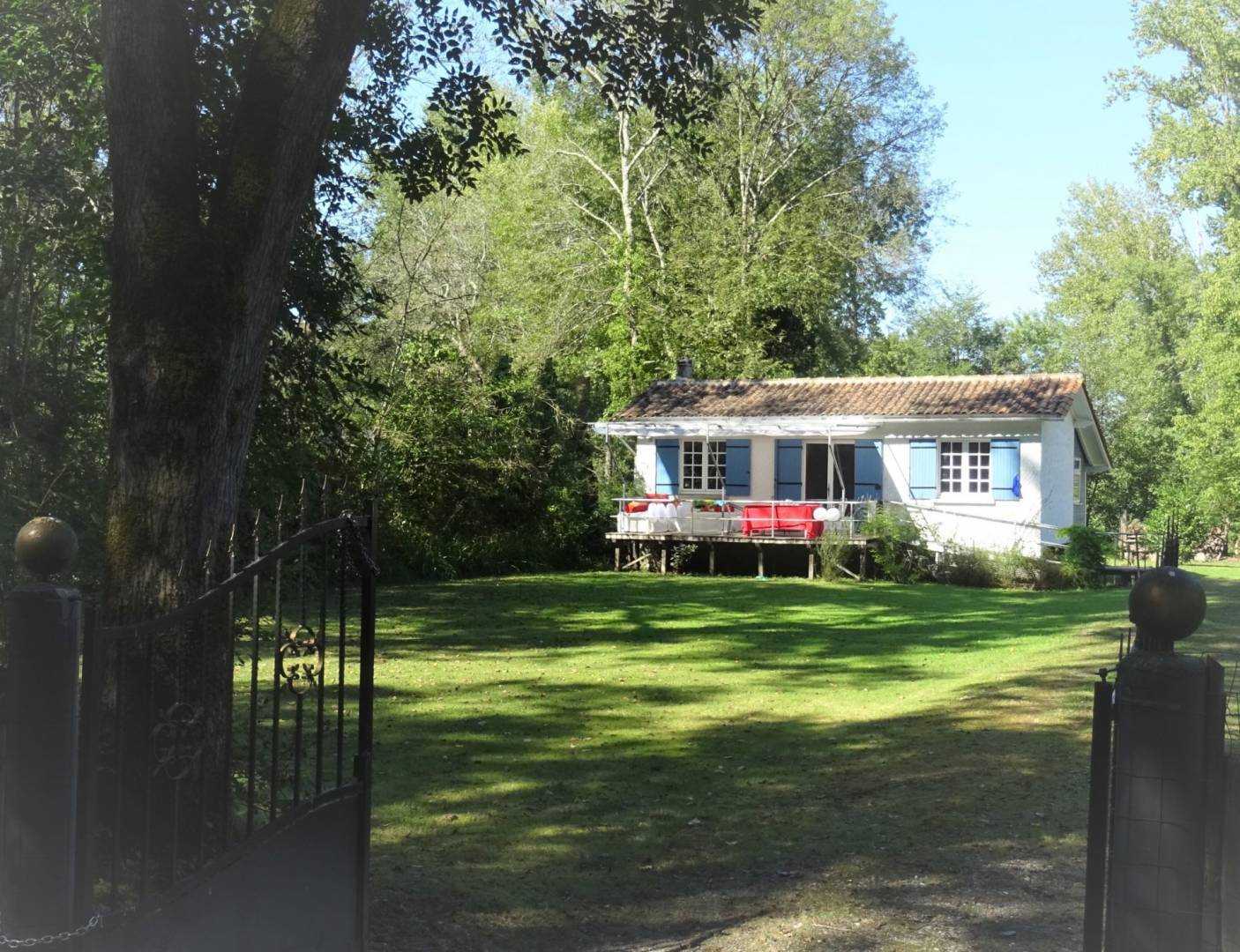 Dom w Parcoul, Nouvelle-Aquitaine 10030960