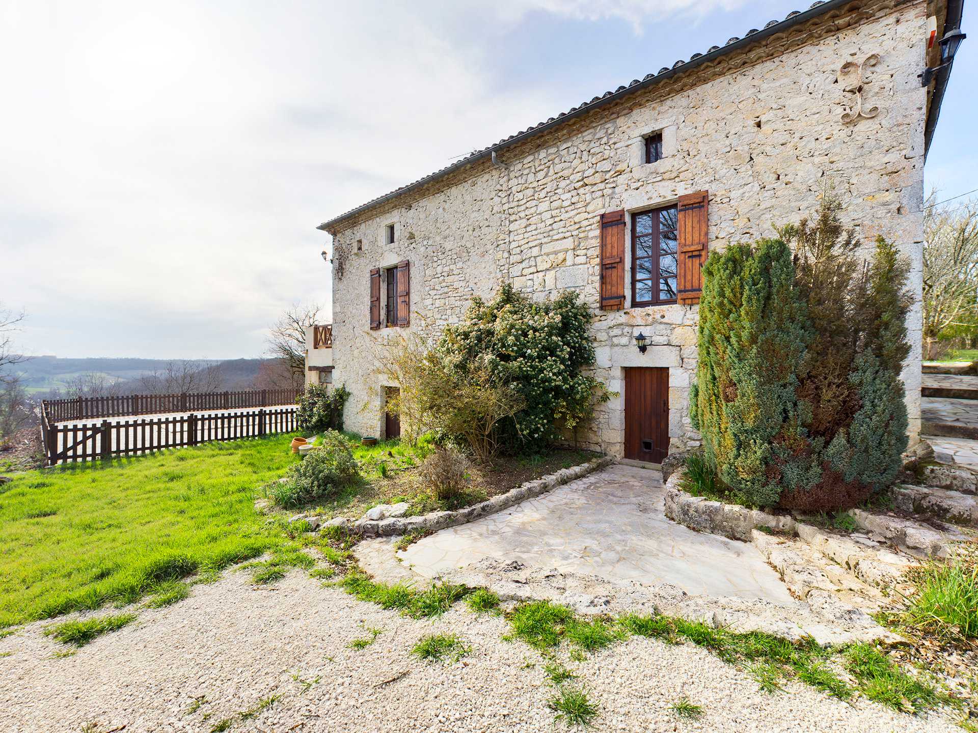 房子 在 Montaigu-de-Quercy, Occitanie 10031061
