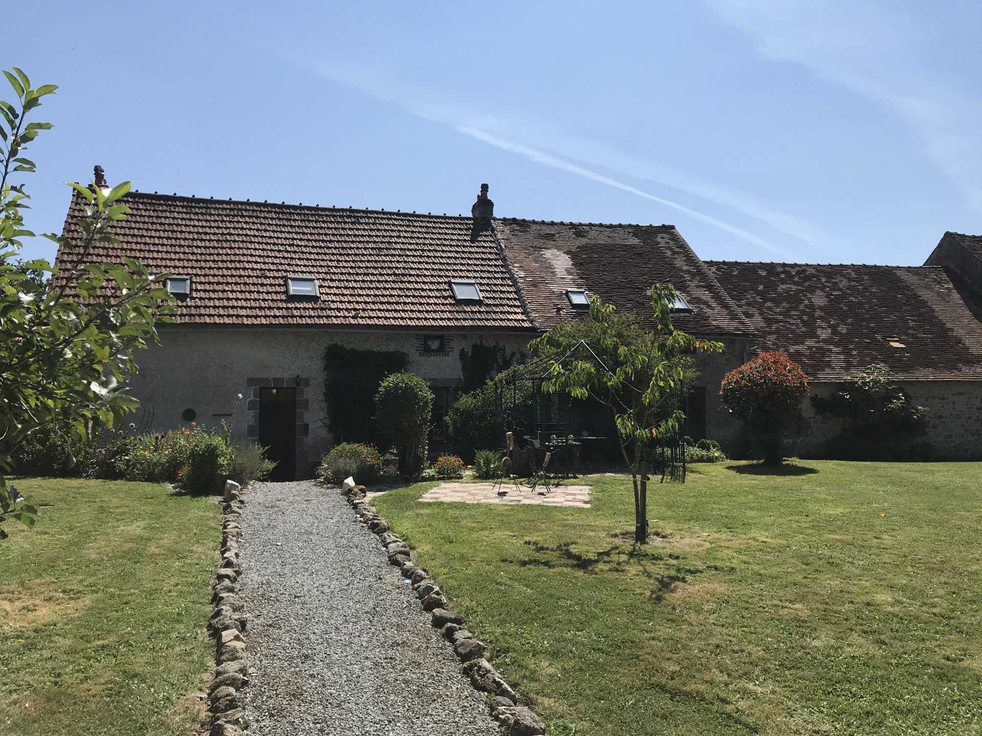 House in Saint-Leger-Magnazeix, Nouvelle-Aquitaine 10031114