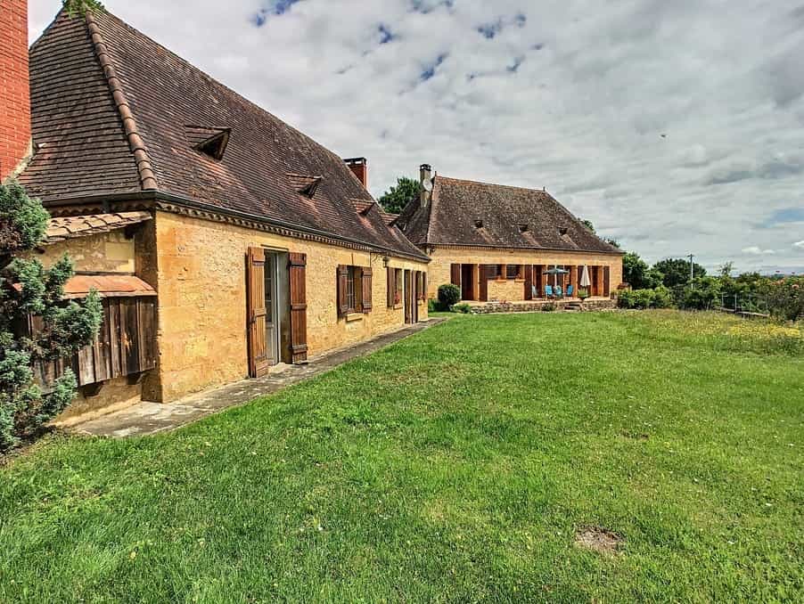 Casa nel Mauzac-et-Grand-Castang, Nouvelle-Aquitaine 10031123