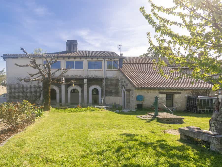 Casa nel Montignac-de-Lauzun, Nouvelle-Aquitaine 10031146