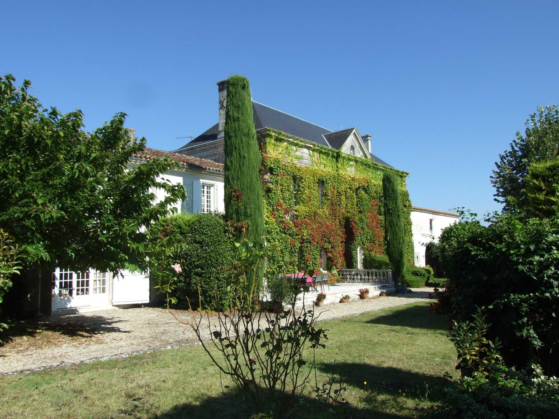 Hus i Germignac, Nouvelle-Aquitaine 10031149