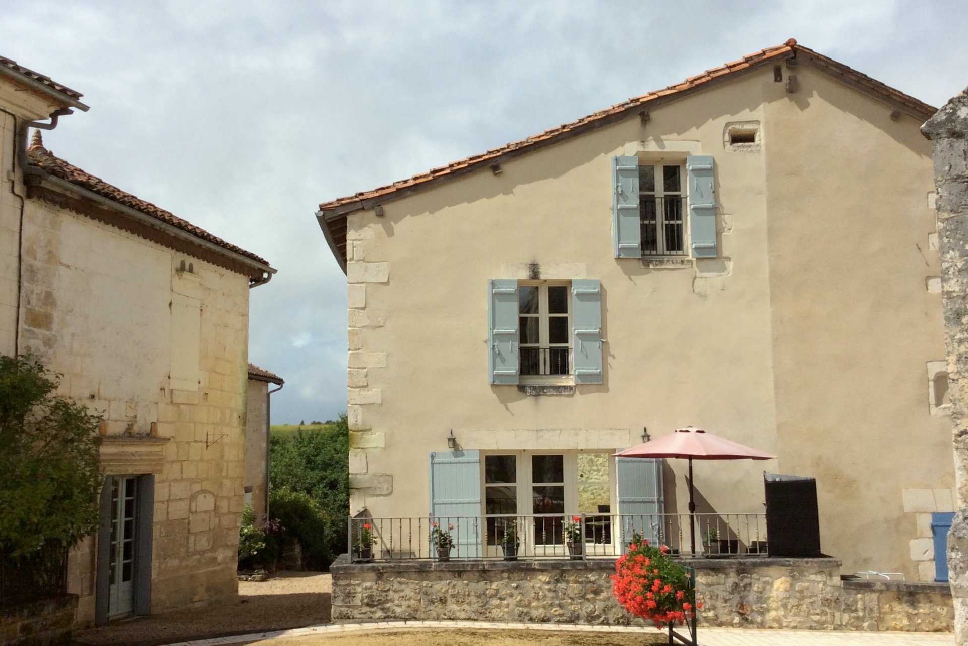 House in Vieux-Mareuil, Nouvelle-Aquitaine 10031185