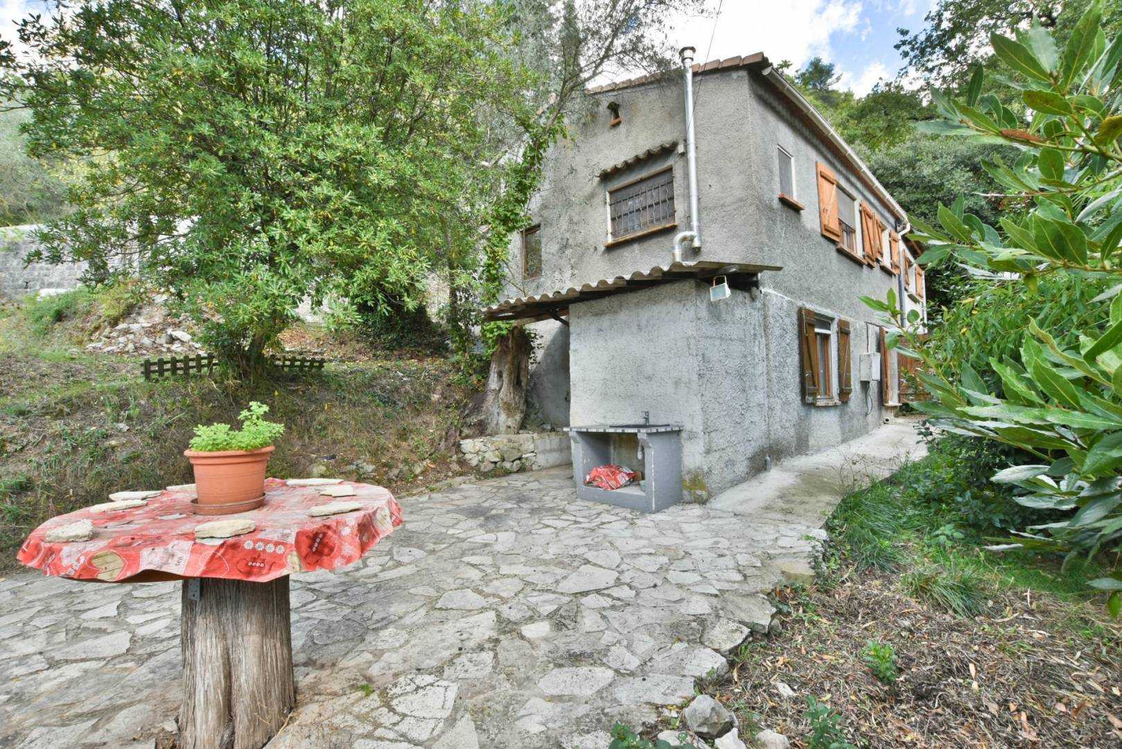 Hus i L'Escarene, Provence-Alpes-Cote d'Azur 10031249