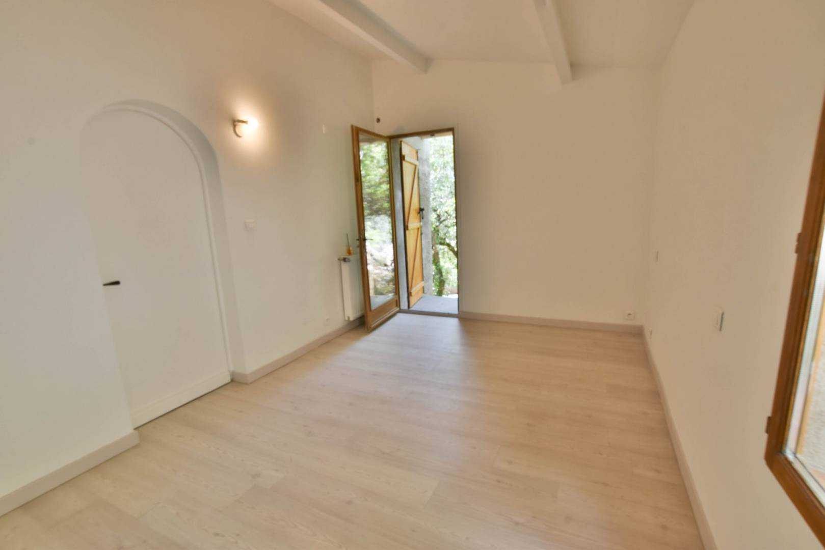 بيت في L'Escarene, Provence 10031249