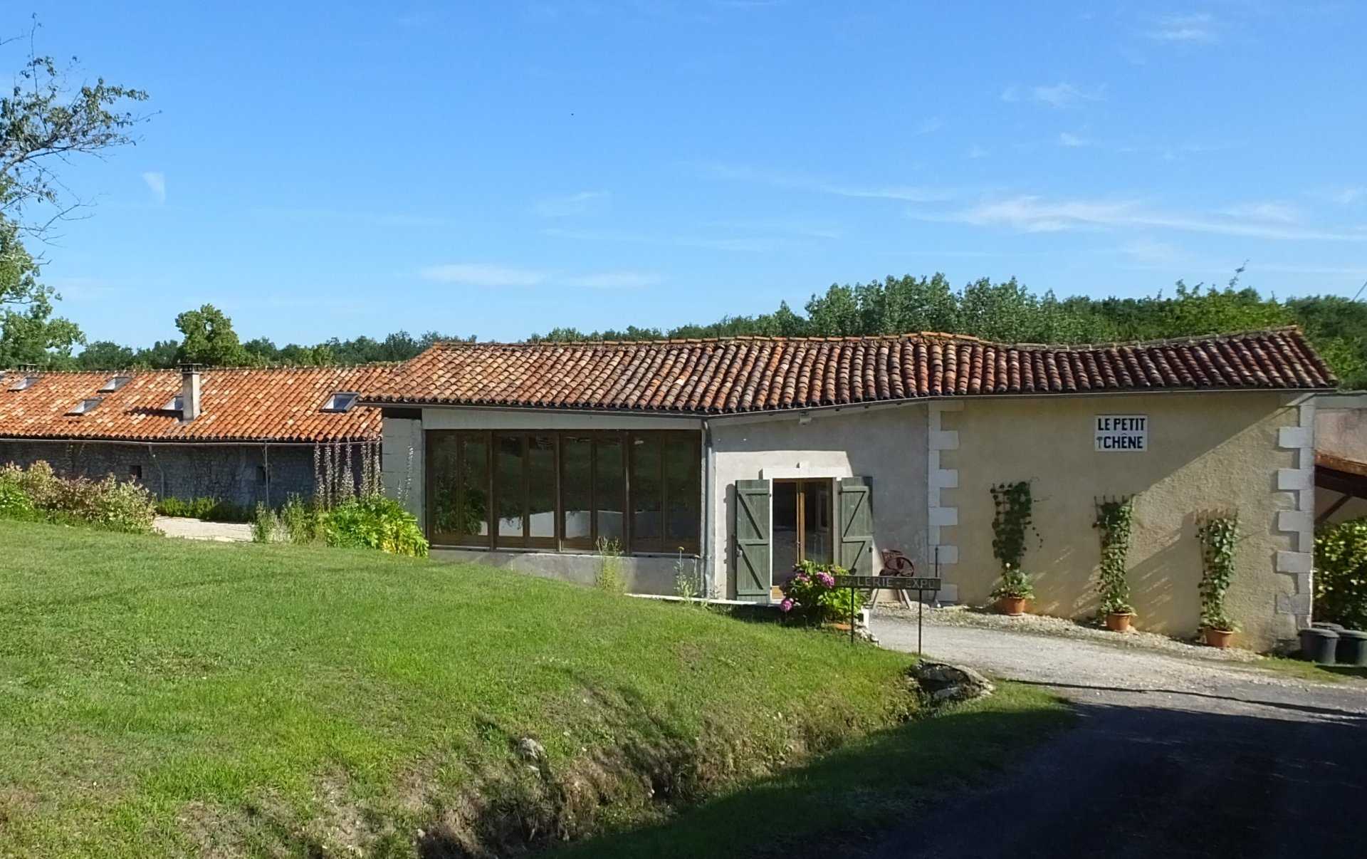 House in Saint-Jory-de-Chalais, Nouvelle-Aquitaine 10031276