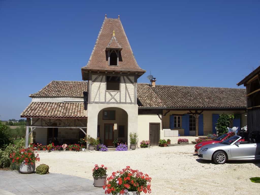 House in Lauzun, Nouvelle-Aquitaine 10031329