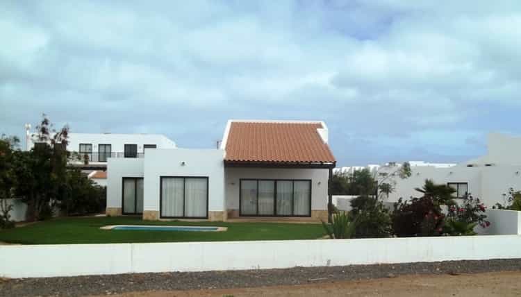 жилой дом в Espargos, Sal 10031381