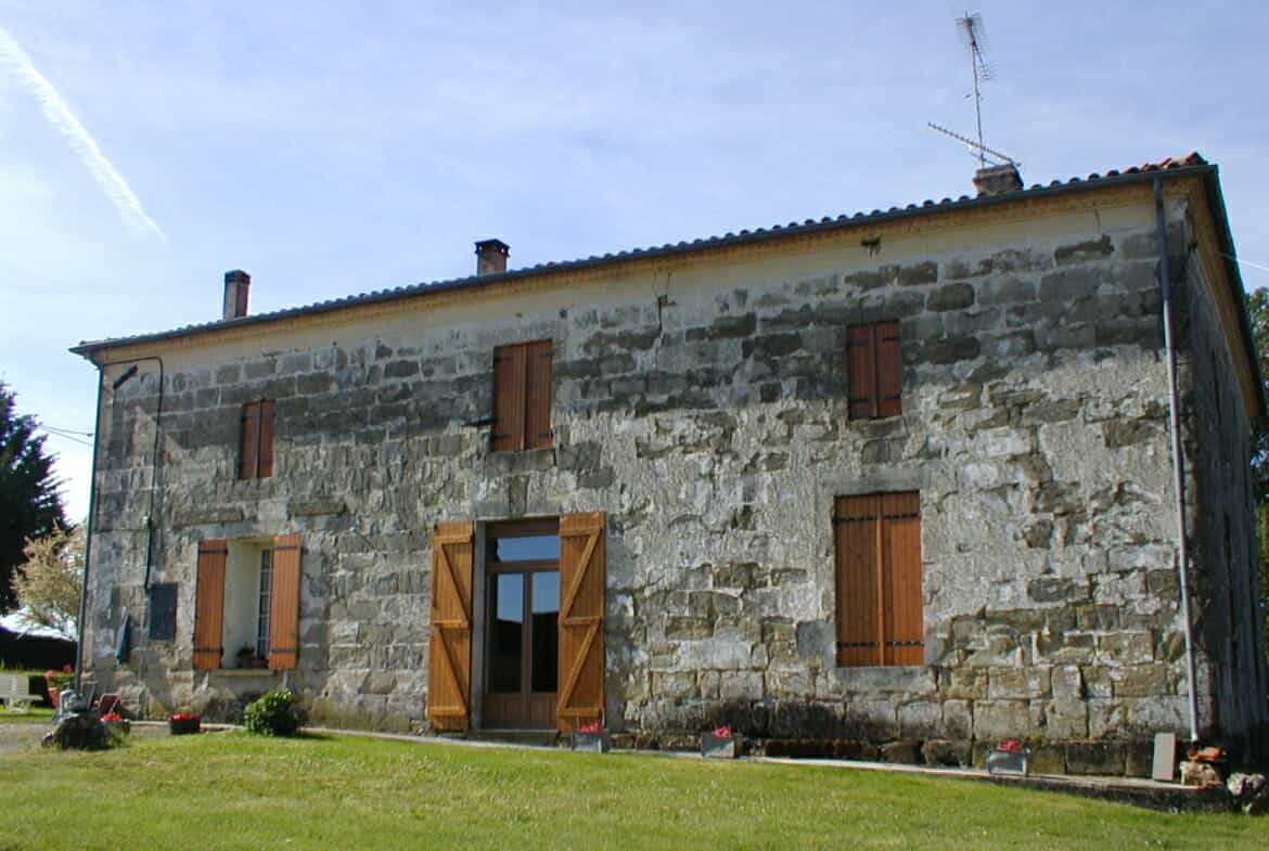 Talo sisään Tombeboeuf, Nouvelle-Aquitaine 10031425