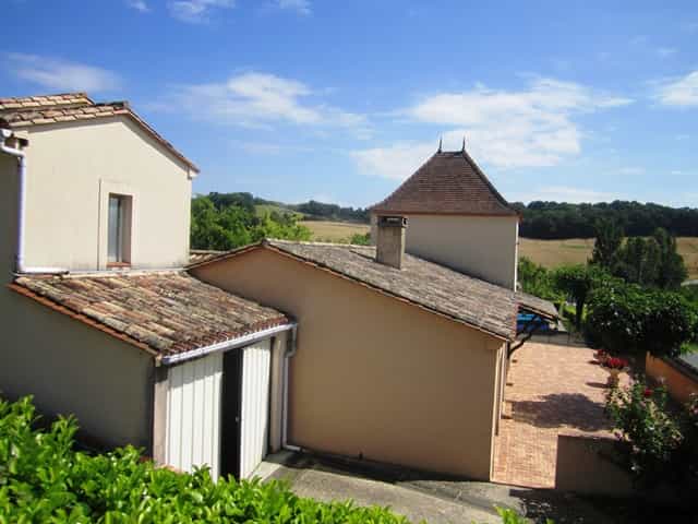Rumah di Lauzun, Nouvelle-Aquitaine 10031432