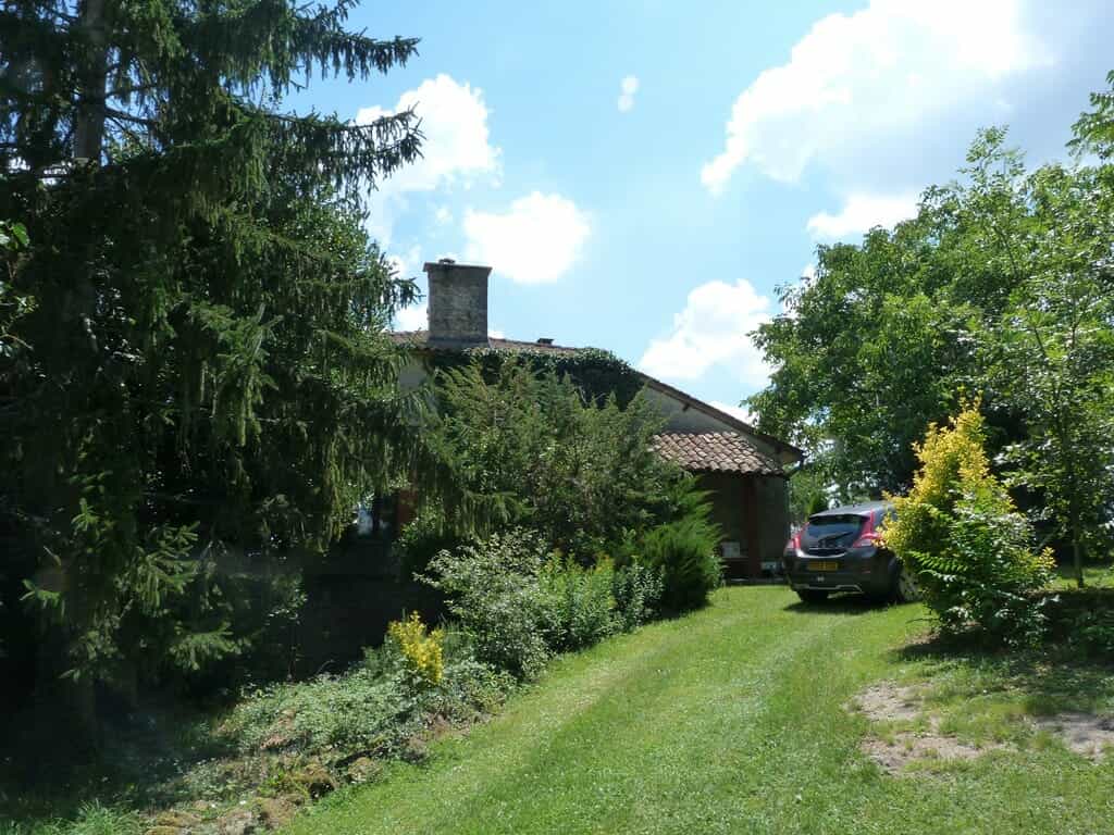 Talo sisään Miramont-de-Guyenne, Nouvelle-Aquitaine 10031471