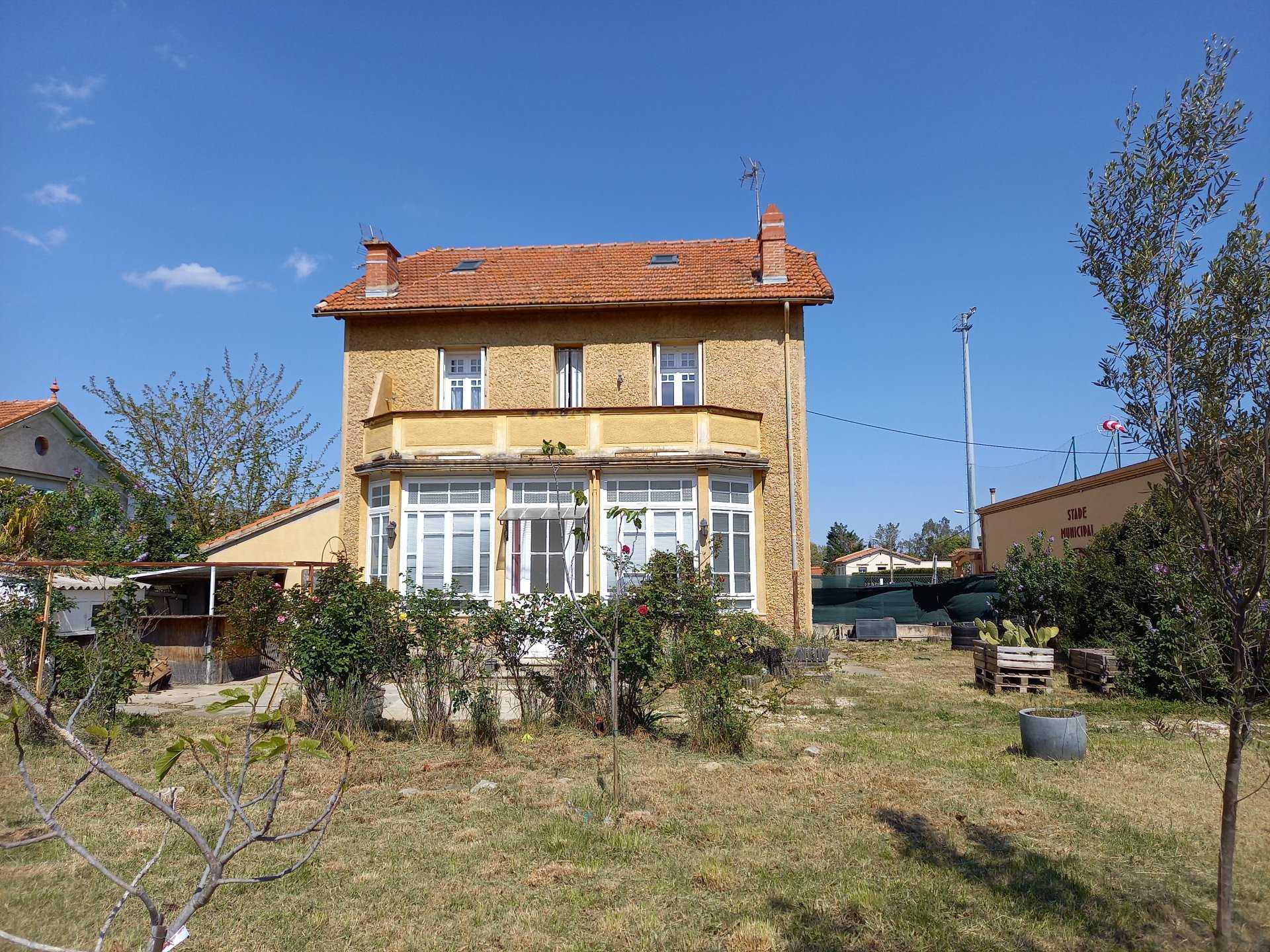 房子 在 Prades, Occitanie 10031530