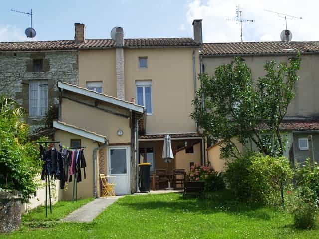 房子 在 Lauzun, Nouvelle-Aquitaine 10031538