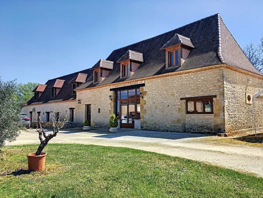 House in Sainte-Foy-de-Longas, Nouvelle-Aquitaine 10031576