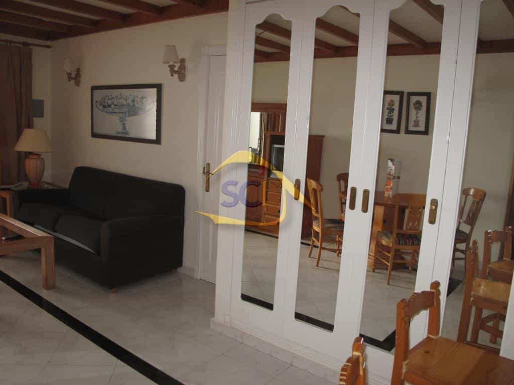 Квартира в Санта-Марія-де-Грасіа, Avenida Islas Canarias 10031746
