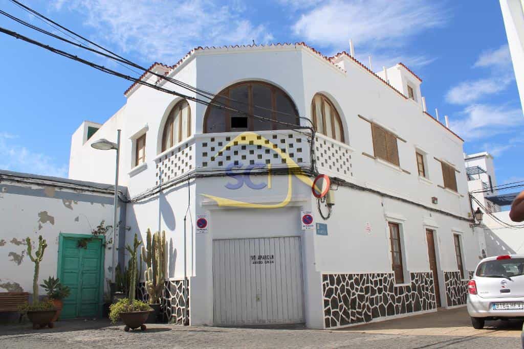 House in Arrecife, Canary Islands 10031818