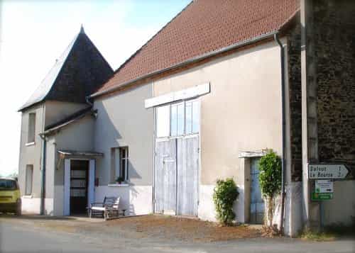 rumah dalam Nouzerines, Nouvelle-Aquitaine 10032248