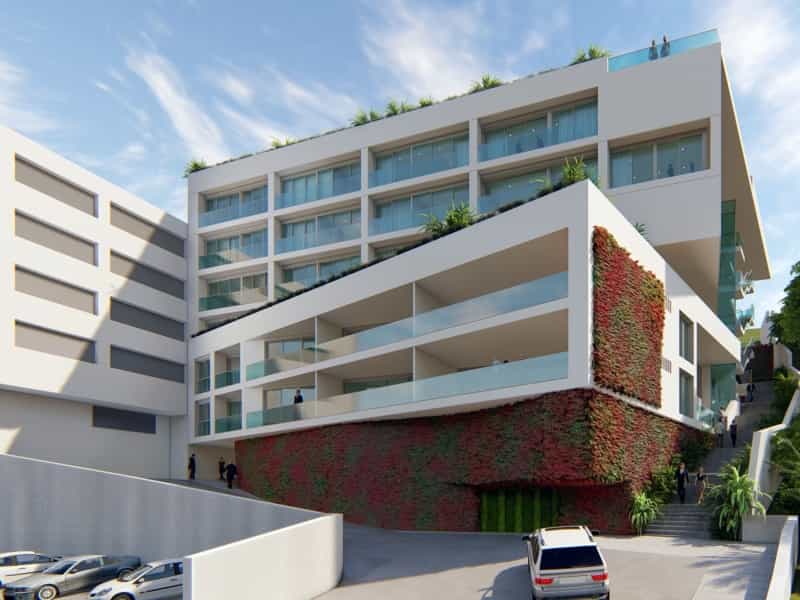 Condominium in Upper, GIbraltar 10032591