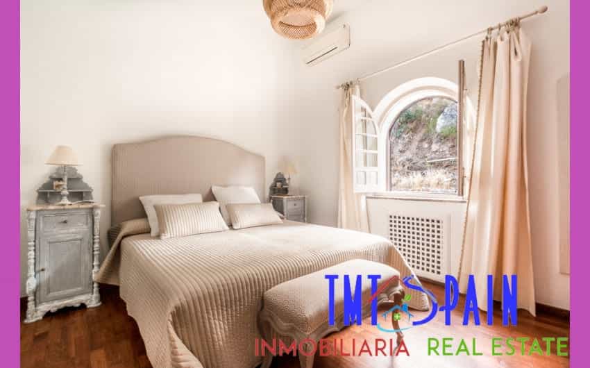 rumah dalam AlgecIras, GIbraltar 10032611