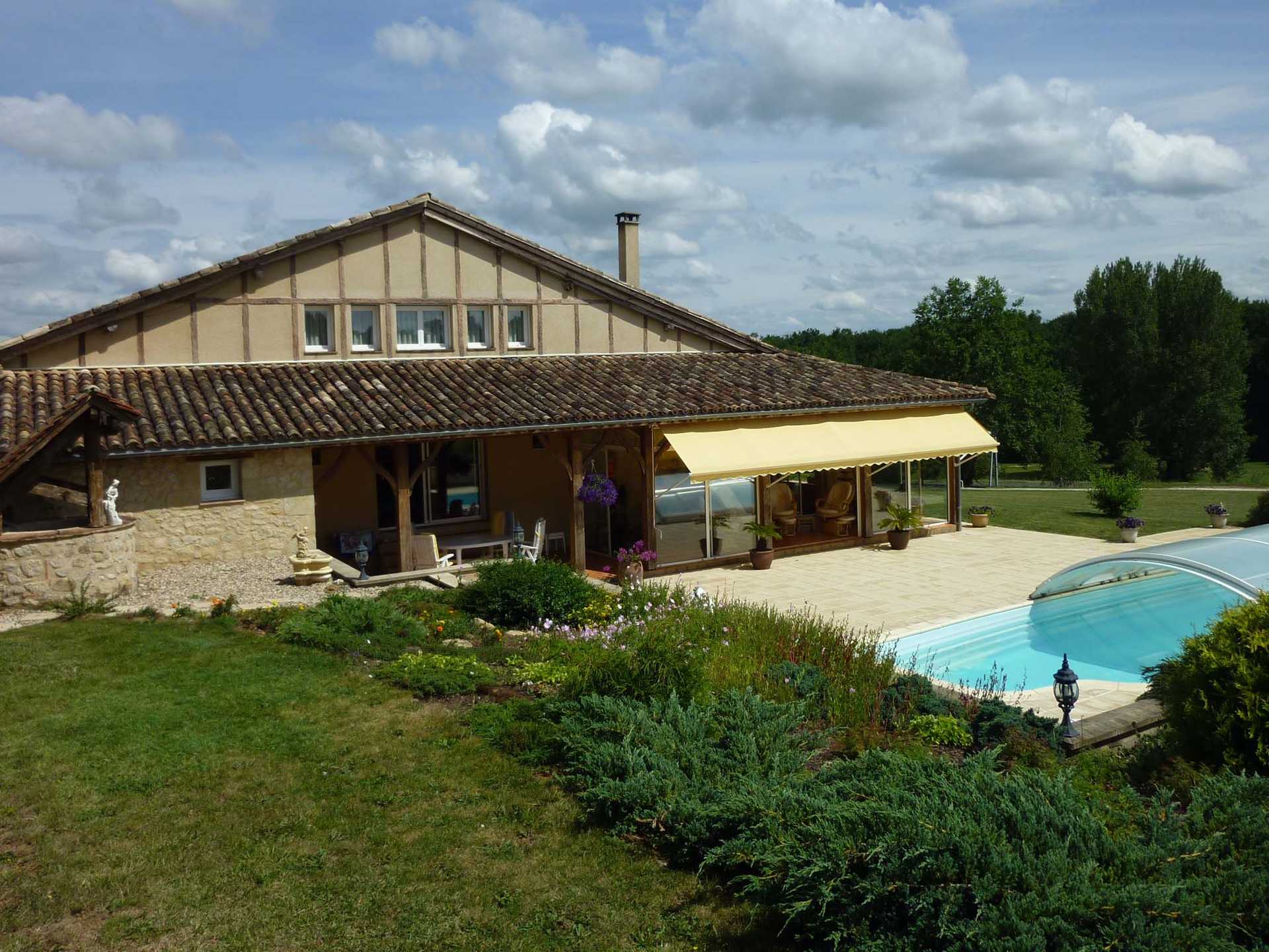 Talo sisään Tombeboeuf, Nouvelle-Aquitaine 10032712