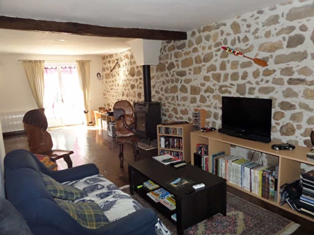 σπίτι σε Λα Ροσφουκώ, Nouvelle-Aquitaine 10032782