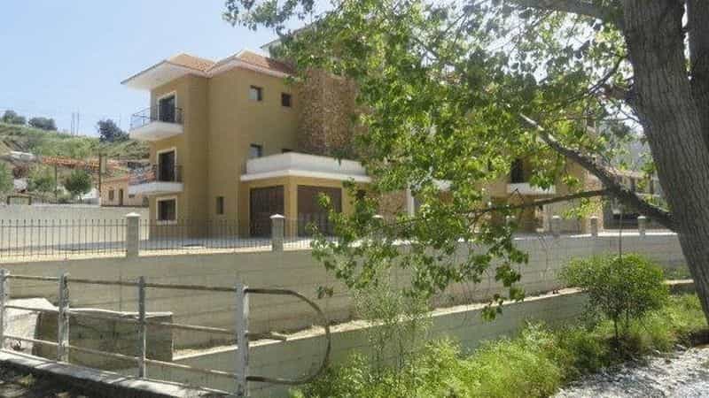 Eigentumswohnung im Parekklisia, Larnaka 10033110