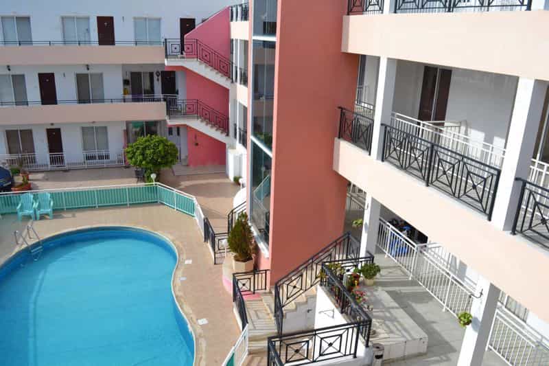 Condominium in Geroskipou, Paphos 10033117