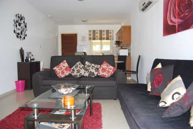 Condominium in Pegeia, Pafos 10033130