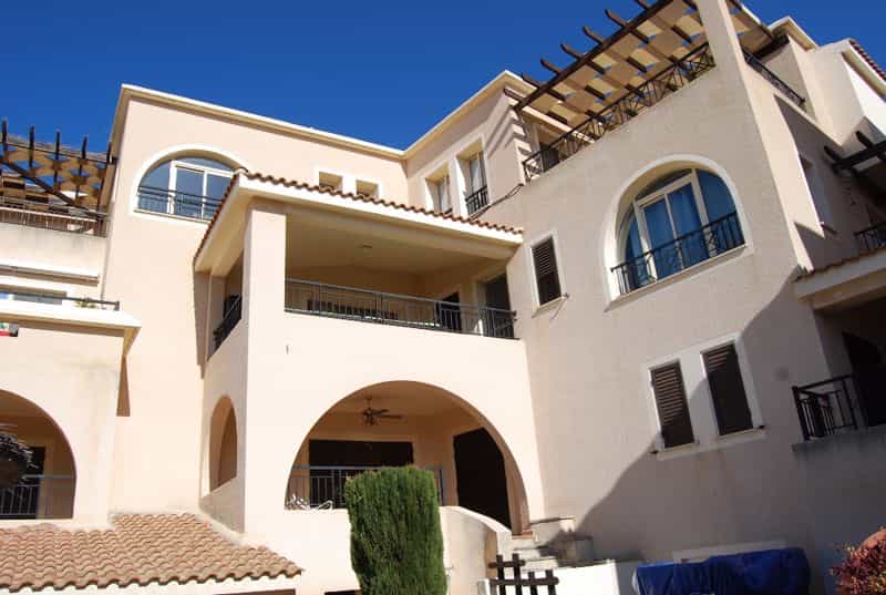 Condominium dans Tala, Paphos 10033179