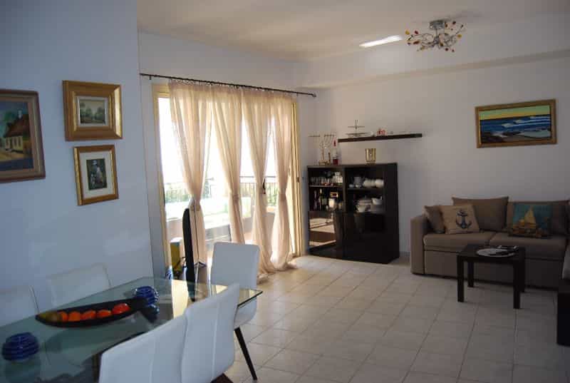 Condominium in Tala, Pafos 10033179