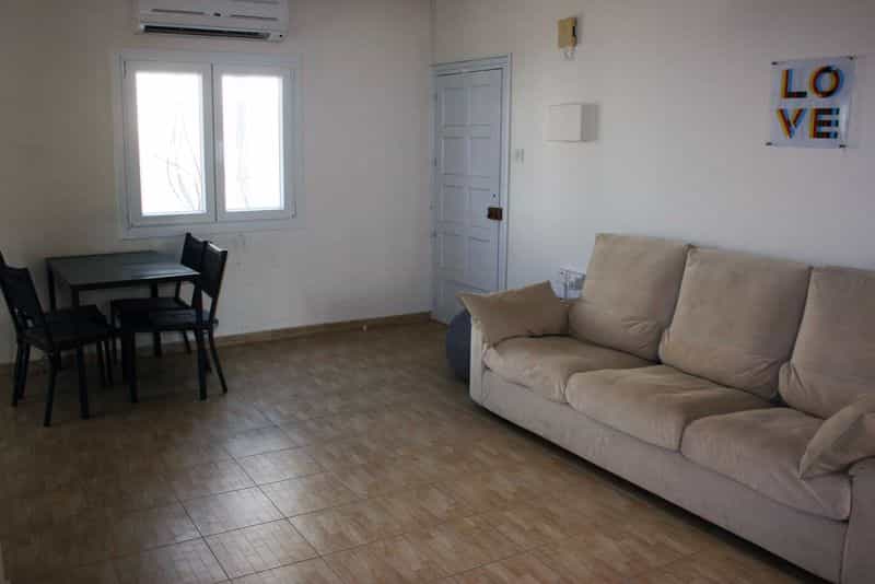 公寓 在 阿依納帕, 阿莫霍斯托斯 10033215