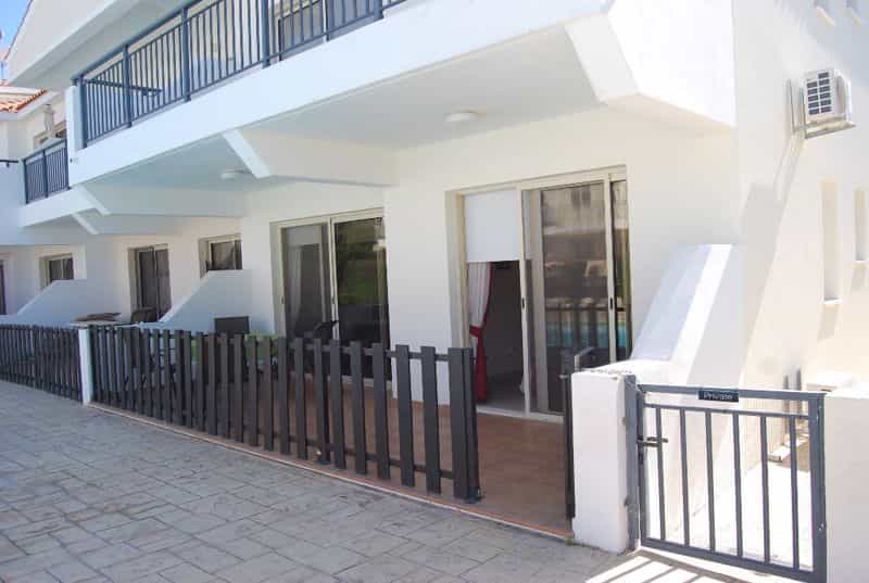 Condominium in Pegeia, Pafos 10033270