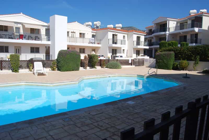 Condominium in Peyia, Paphos 10033270