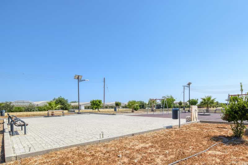 жилой дом в Pervolia, Larnaca 10033297