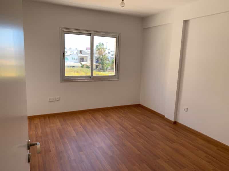 公寓 在 阿依纳帕, 阿莫霍斯托斯 10033446