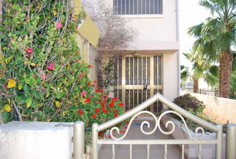 Condominium in Agia Marinouda, Pafos 10033508