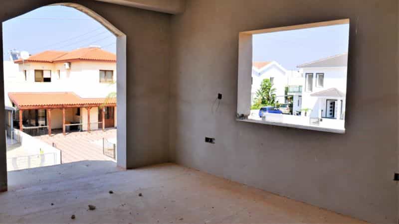 بيت في Vrysoulles, Famagusta 10033540