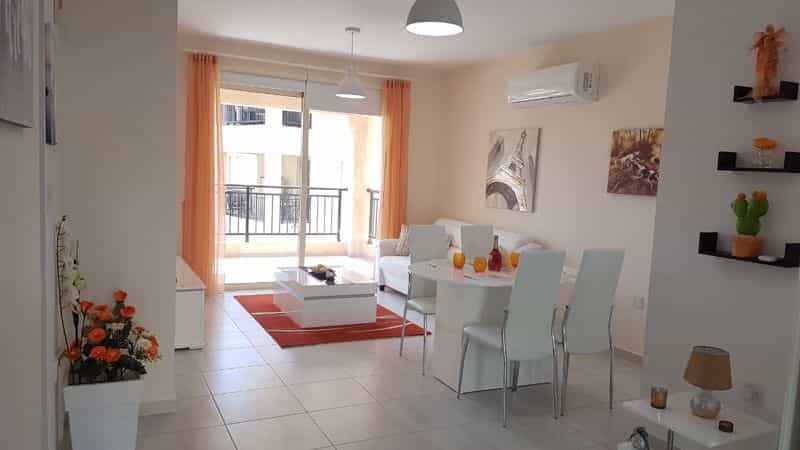 Condominium in Paphos, Pafos 10033570