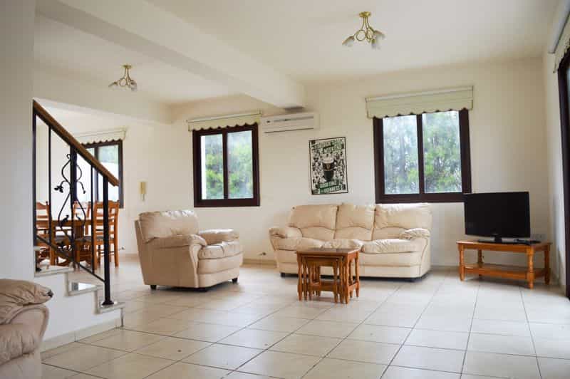 rumah dalam Kiti, Larnaka 10033597