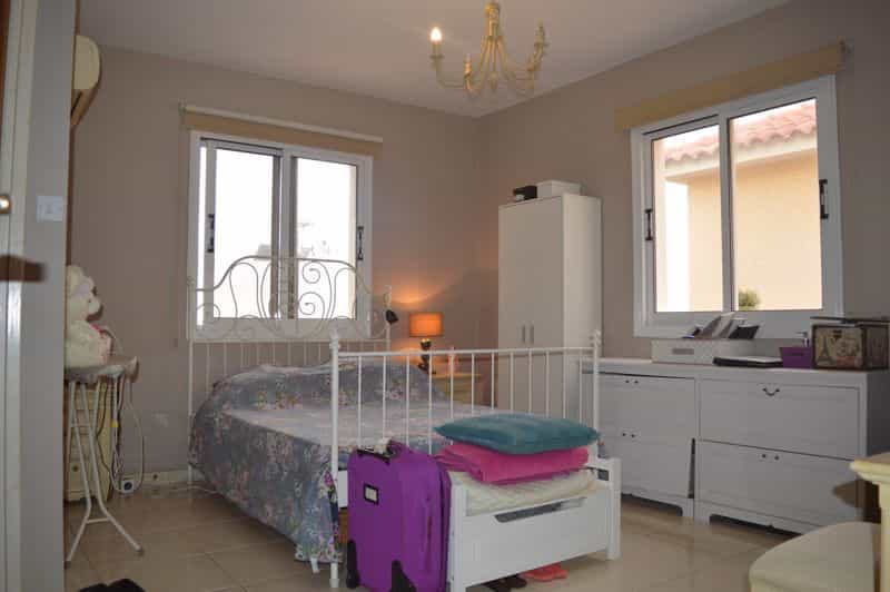 집 에 Oroklini, Larnaca 10033612