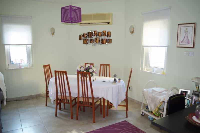 rumah dalam Voroklini, Larnaka 10033734