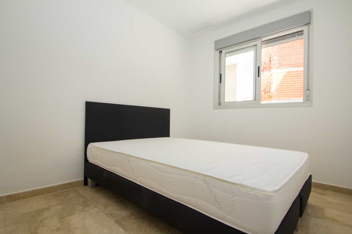 Condominium in Villamartin, Alicante 10033750