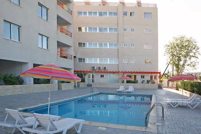 Condominium in Limassol, Lemesos 10033762