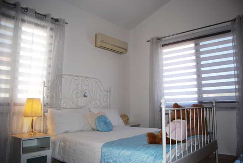 Rumah di Agia Marinouda, Pafos 10033769
