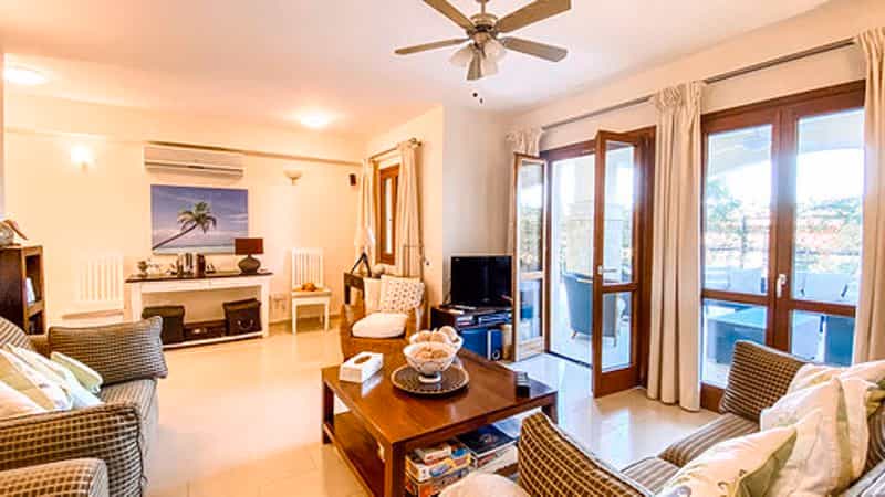 Condominium dans Agia Marinouda, Paphos 10033866