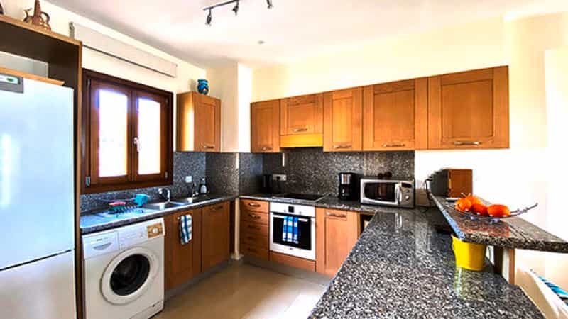 Condominium dans Agia Marinouda, Paphos 10033890